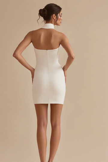 Dos nu Satin trapèze longueur genou petite robe blanche